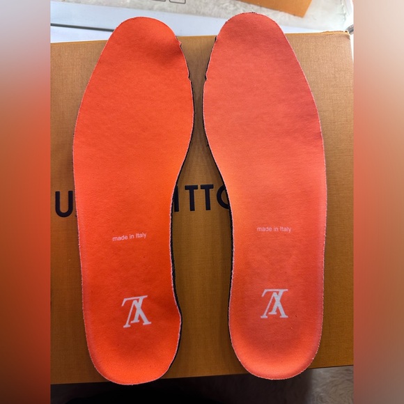 AUTHENTIC LV SNEAKERS UNISEX - Picture 10 of 14